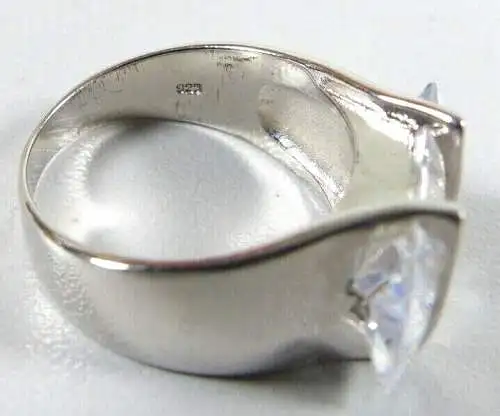 Ring aus 925 Silber mit Kristall  Größe 58