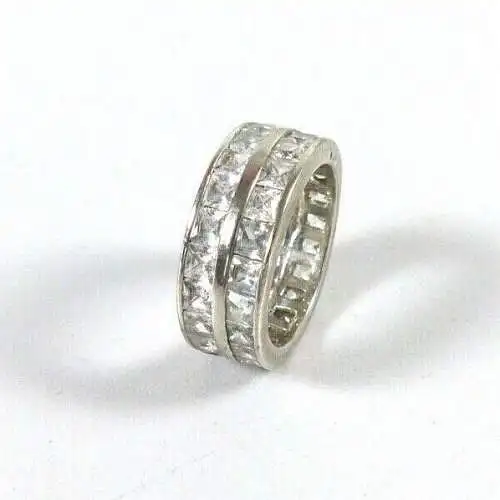 Ring aus 925 Silber mit weißen Steinen  Größe 56