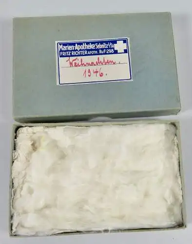 altes Etui/Schachtel Marien-Apotheke Sebnitz i./Sa. Weihnachten 1946    (da6842)