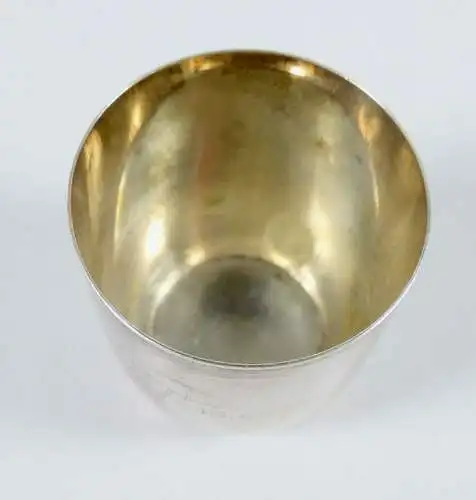 Toller alter Schnaps-Becher Wilkens aus 835er Silber, graviert 5.10.60  (da6820)