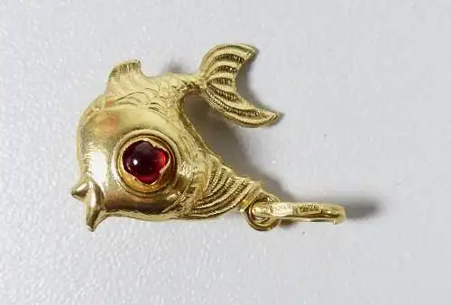 Fisch-Anhänger aus 750 Gold mit rotem Stein  (da6546)