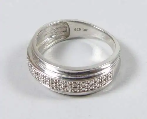 Ring aus 925 Silber mit winzigen weißen Steinen, Gr. 57/Ø 18 mm  (da6482)