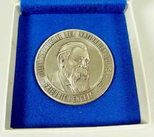 Medaille Militärakademie Friedrich Engels in OVP  (da6417)