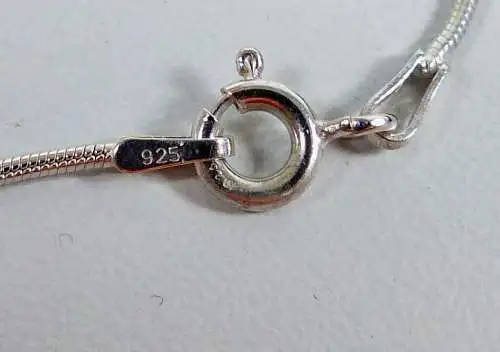 Kette aus 925 Silber mit Anhänger aus 925 Silber mit weißem Stein    (da6120)