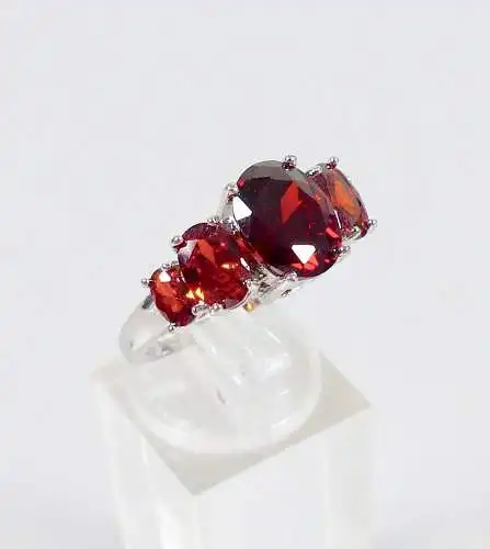 Ring aus 925 Silber mit roten grantfarbenen Steinen, Gr. 57/Ø 18 mm  (da6034)