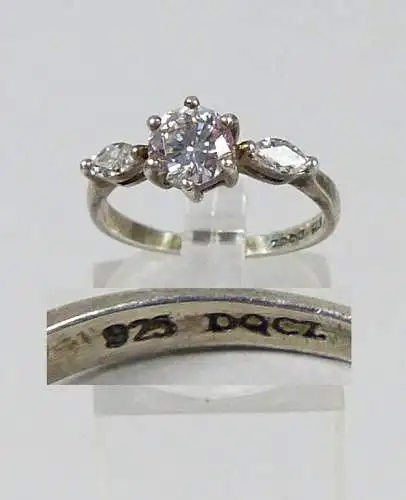 Ring aus 835 Silber mit weißen Steinen, signiert, Gr. 53/Ø 16,8 mm  (da5728)