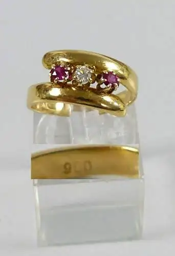 Ring aus 900 Gelbgold mit Diamant und 2 Rubinen, Gr. 53/Ø 16,8 mm  (da5622)