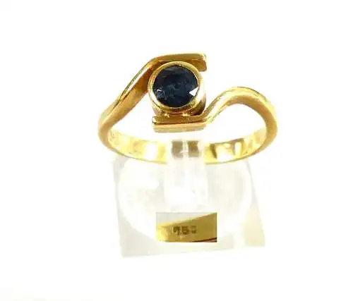 Ring aus 750 Gold mit schwarzblauem Diamant 0,25 Karat Grösse 62