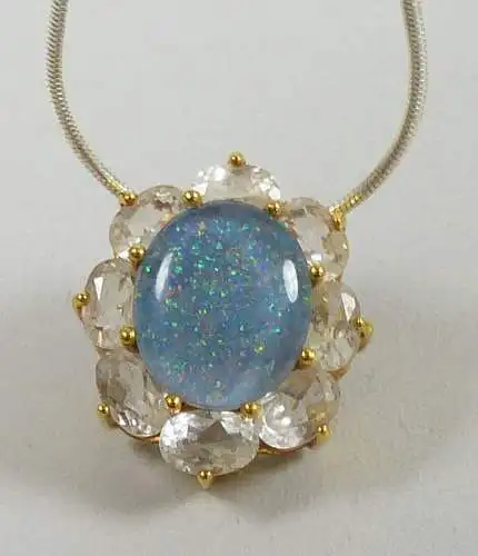 Wunderschöner Anhänger aus 375er Gold Opal und Bergkristallen   (da5193)