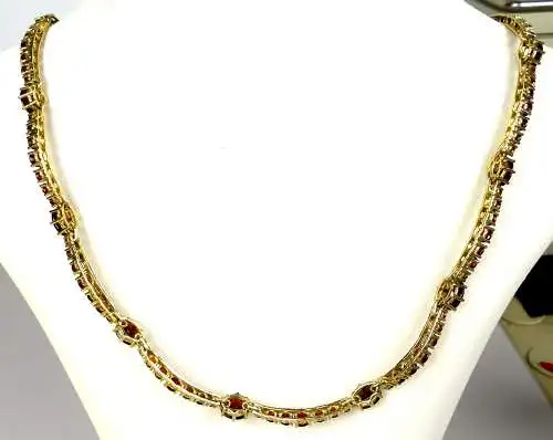 zierliches Granat-Collier aus 333er Gold