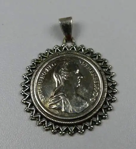 Kleiner Anhänger Silbermedaille aus 800er Silber Maria Theresia (da4852)