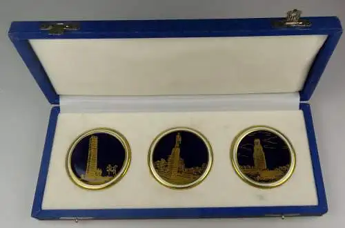 3 Medaillen im Etui Weimarer Porzellan DDR Gedenkstätten (da4281)