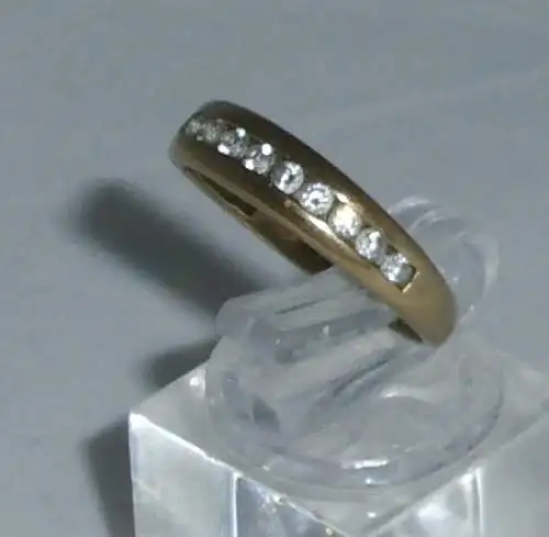 Ring aus 333er Gold mit weißen Steinen, Gr. 54/Ø 17,2 mm  (da4441)
