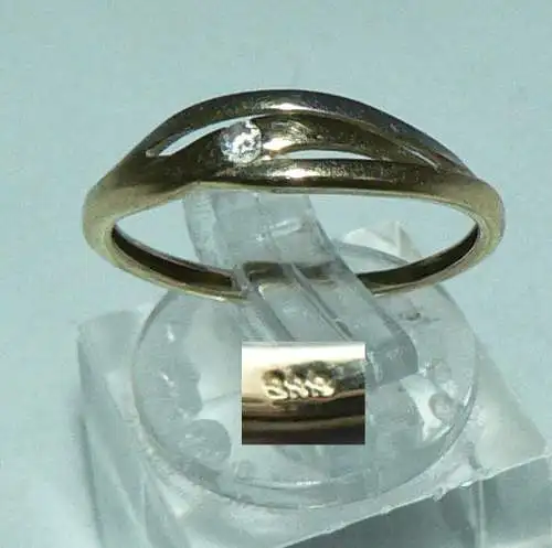 Ring aus 333er Weiß- u. Gelb-Gold mit weißen Steinen, Gr. 56/Ø 17,8 mm  (da4440)