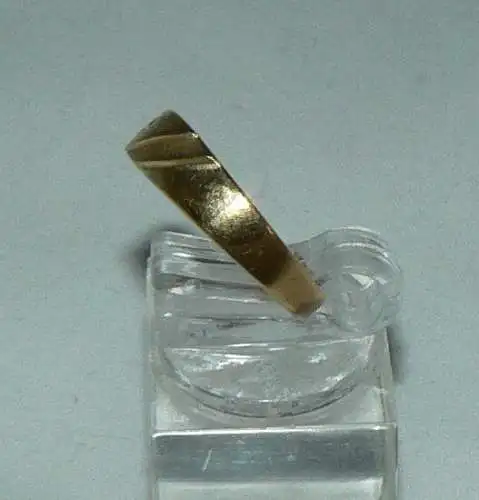 Ring aus 333er Gold mit Diamant 0,02 ct., Gr. 55/Ø 17,5 mm  (da4438)