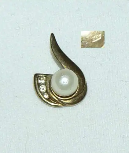 Anhänger aus 333er Gold mit Perle  und Zirkonia    (da4427)