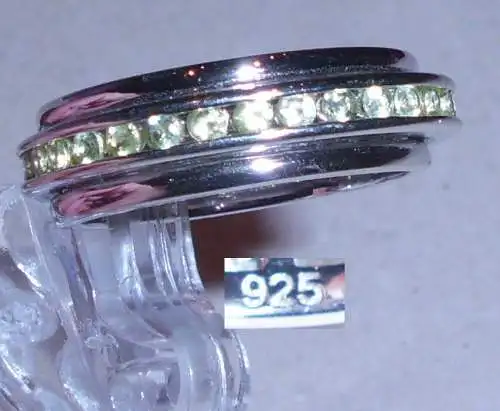 Ring aus 925er Silber mit hellgrünen Edelsteinen, Gr. 59 Ø 18,8 mm (da3841)