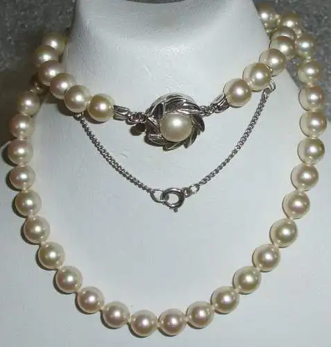 Perlen-Kette mit versilbertem Verschluß (da3602)