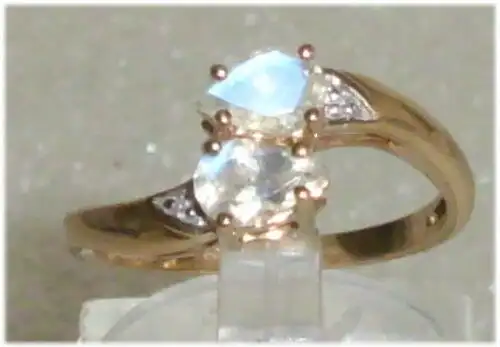 Ring aus 375er/9 K Gelbgold mit weißen Steinen,  Gr. 51 Ø 16,2 mm  (da3541)