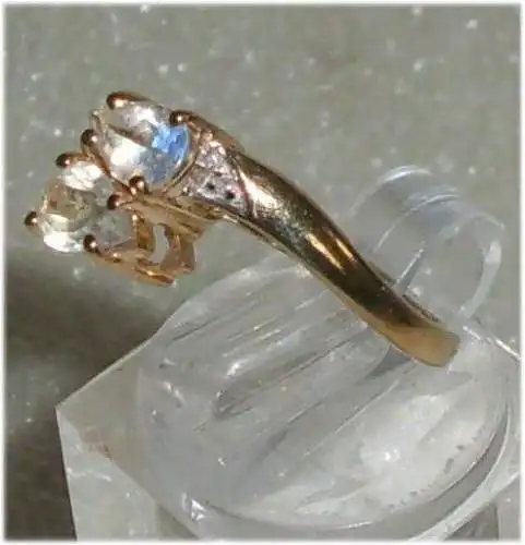 Ring aus 375er/9 K Gelbgold mit weißen Steinen,  Gr. 51 Ø 16,2 mm  (da3541)