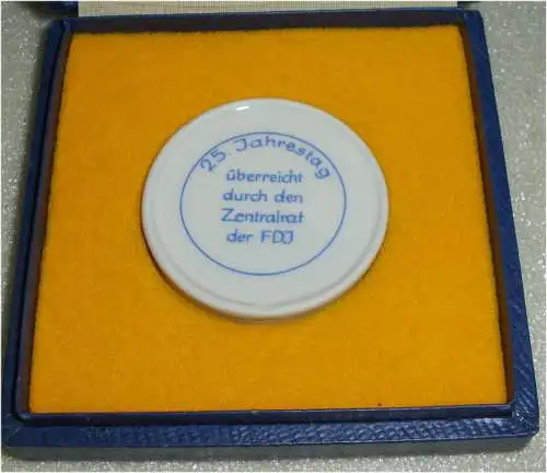 DDR Medaille "FDJ Kontrollposten" zum 25. Jahrestag  in OVP (da3421)