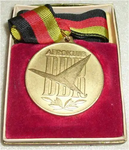 DDR Medaille Internationaler Wettkampf AEROKLUB DDR  in OVP (da3305)