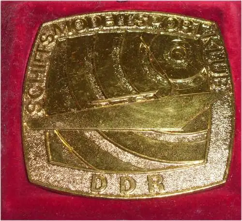 DDR Medaille GST Schiffs Modell Klub DDR in OVP (da3300)