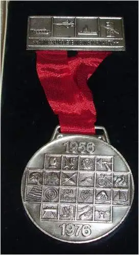DDR Medaille Armeesportvereinigung Vorwärts 1956 - 1976 in OVP (da3299)