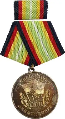 Medaille für treue Dienste in den Grenztruppen der DDR Silber 1984-1986 (AH285b)