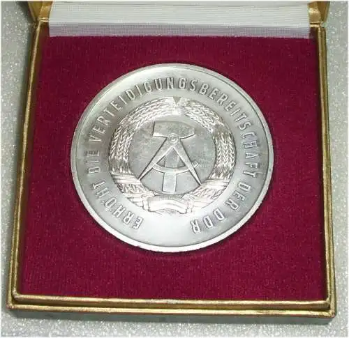 GST - Medaille "Erhöht die Verteidigungsbereitschaft der DDR"  in OVP (da3141)