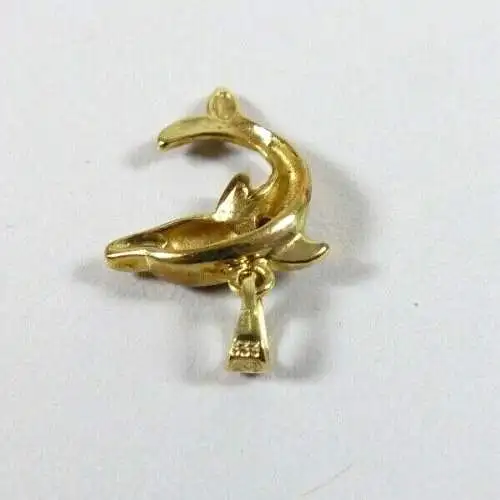 Sehr feiner Anhänger Delphin aus 333 Gold mit Diamanten