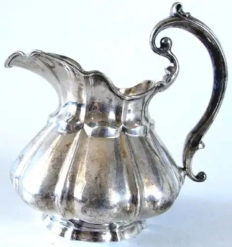 Alter Rahmgießer Sahnekännchen Milchkännchen mit alten Punzen in 750  Silber 0