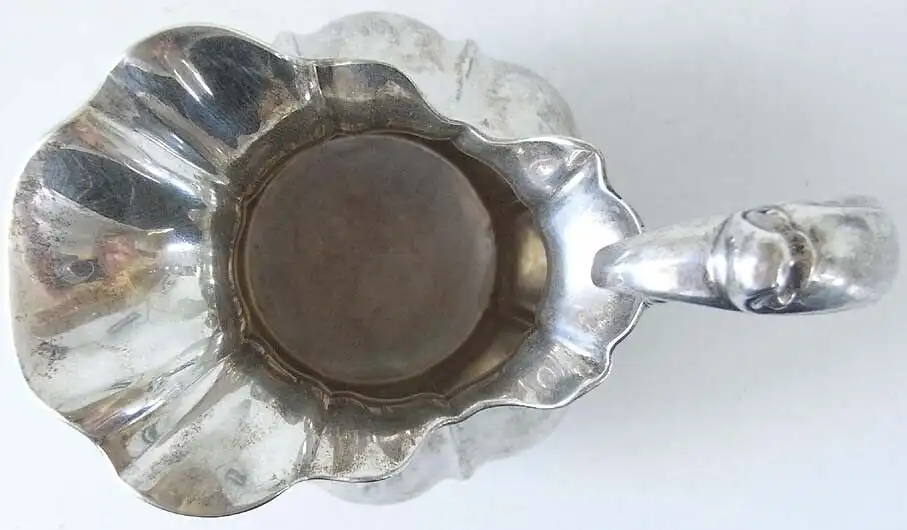 Alter Rahmgießer Sahnekännchen Milchkännchen mit alten Punzen in 750  Silber 4