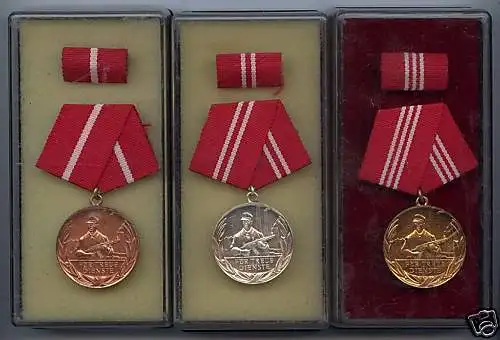 DDR 3 Medaillen für treue Dienste in den Kampfgruppen