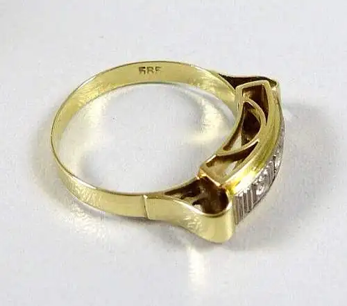 Ring aus 585 Gold mit 3 Diamanten  0,11 ct. Größe 60