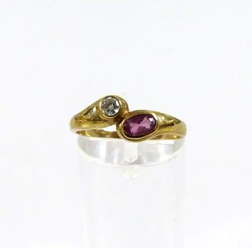 Ring aus 333 Gold mit Amethyst und Zirkonia  Größe 56