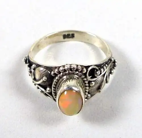 Ring aus 925 Silber  mit Opal Größe 54