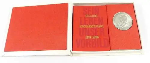 Ehrengeschenk MfS Wachregiment Berlin Feliks Dzierzynski Buch Medaille in OVP