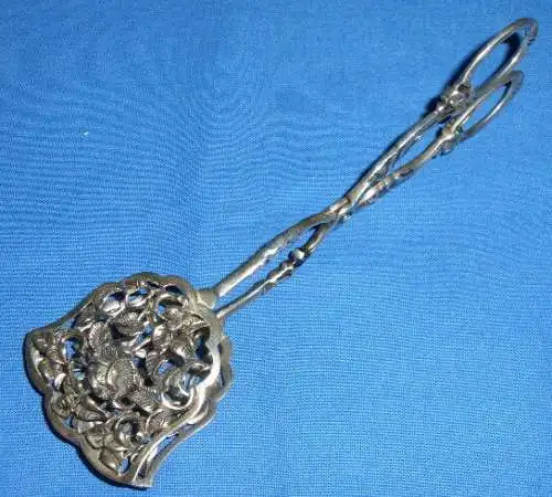 Original alte Gebäckzange aus 835er Silber mit Rosenmuster