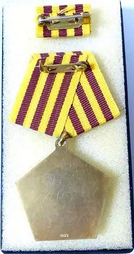 original alter DDR NVA Kampforden in Gold aus 900 Silber in OVP Bartel Nr. 13 a