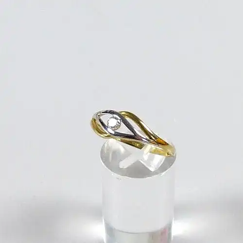 Ring aus 333 Gold mit Zirkonia Größe 63  neuwertig