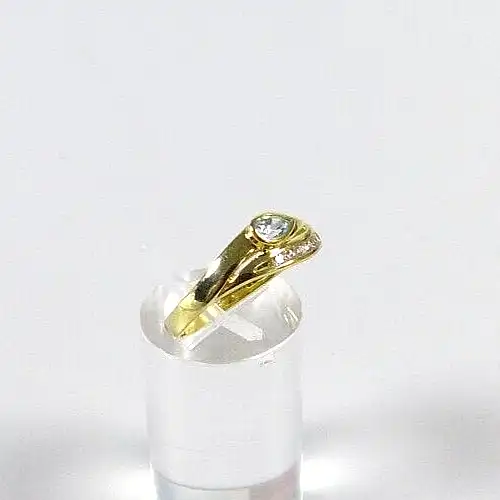 Ring aus 333 Gold mit Aquamarin und Zirkonia neuwertig Größe 58 1