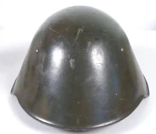 Original alter DDR NVA Stahlhelm 3 Nieten von 1960 altes Futter