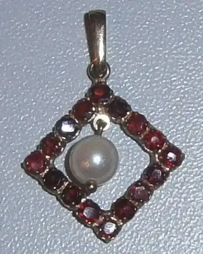 Anhänger 333 Gold, mit Perle und Granate  (d2576)