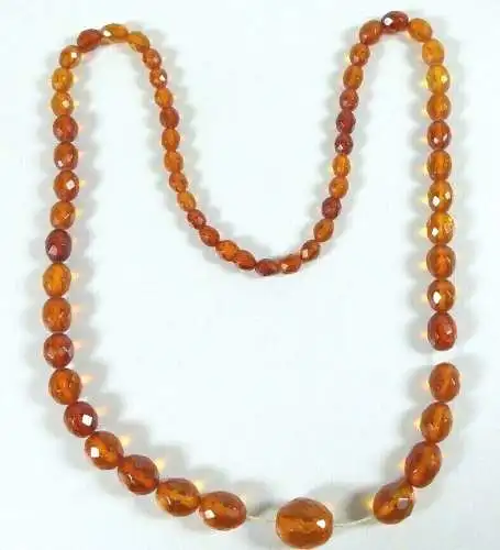 alte Kette aus Bernstein Amber Oliven Königsberger Schliff          