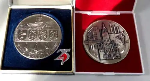 2 original alte DDR Medaillen  Brandenburg in OVP