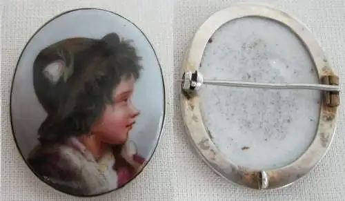 Fein gearbeitete Brosche mit Bild Junge, Gründerzeit     (c4914)