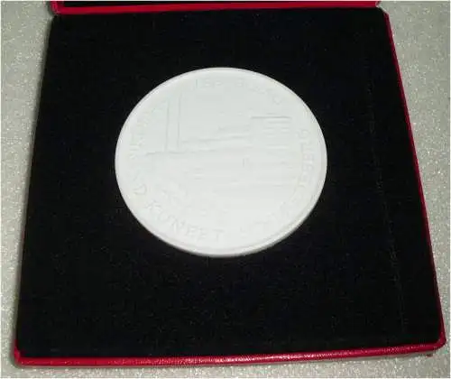 DDR Medaille VEB GISAG FREDINAND KUNERT SCHMIEDEBERG  in OVP (da3312)