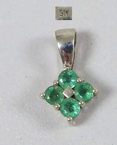 Wunderschöner Anhänger aus 375 Weißgold mit Peridot (da5367)