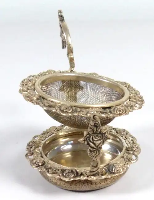 Teesieb mit Abtropfschale mit Rosen aus 835 Silber signiert CB 3